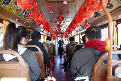 慶祝建司70周年！洛陽公交集團(tuán)邀請市民代表“零距離”探秘公交03.JPG